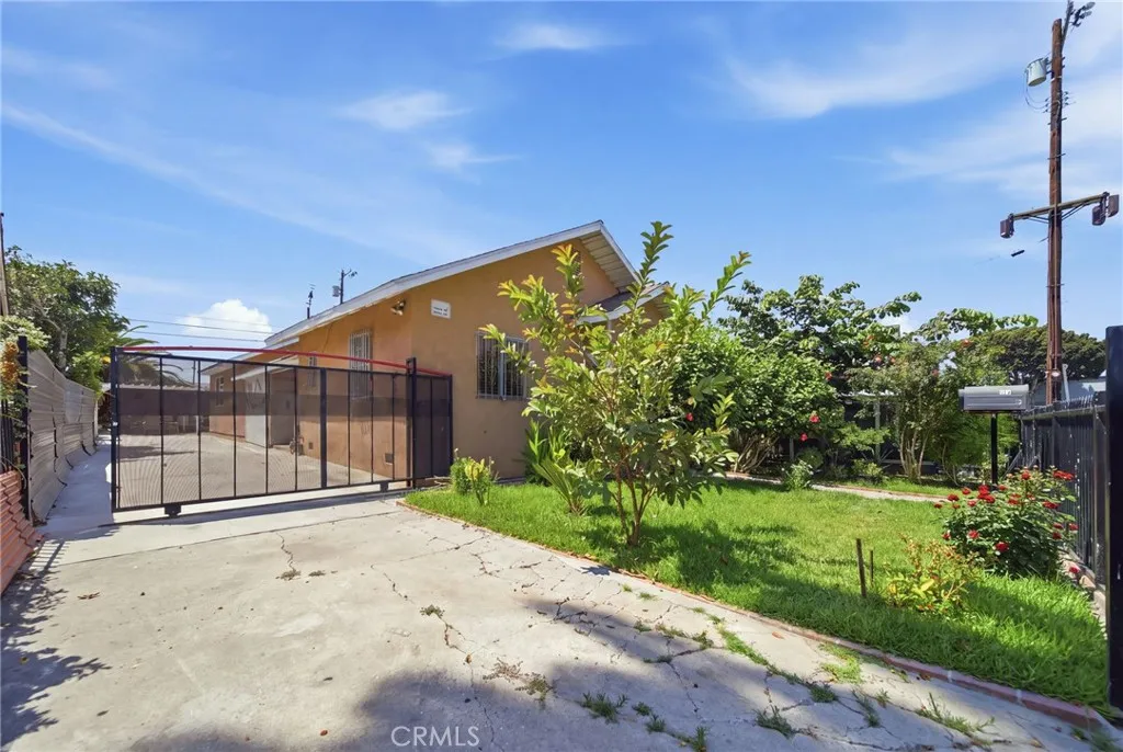 242 W 88th, Los Angeles, California 90003 — photo 5
