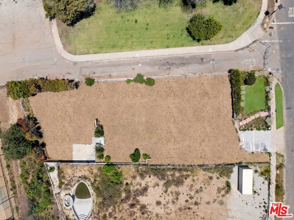 683 Alma Real Drive, Los Angeles, California 90272 — photo 4