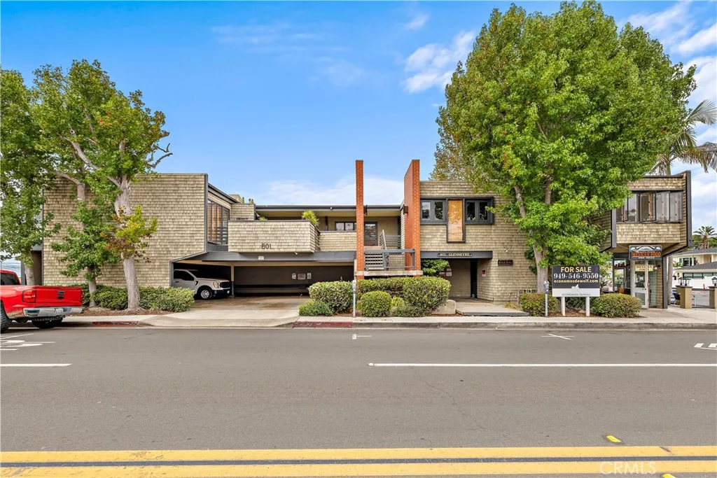 801 Glenneyre #F