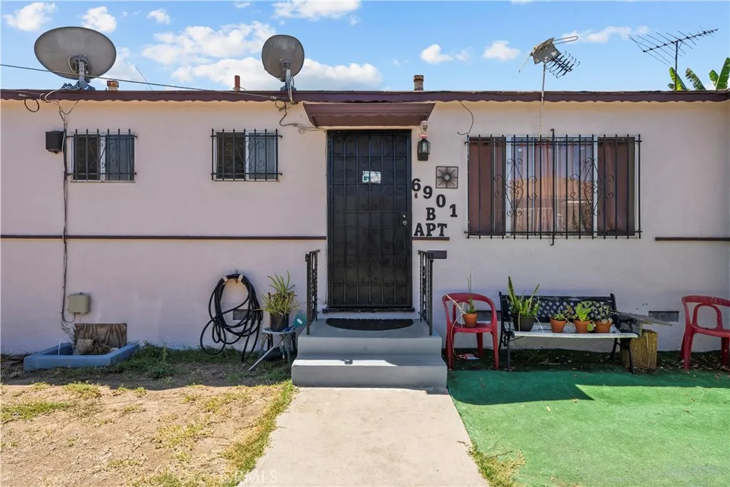 6901 San Luis, Bell, California 90201 — photo 4