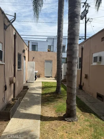 Walkway between Unit C & D (Bungalows)