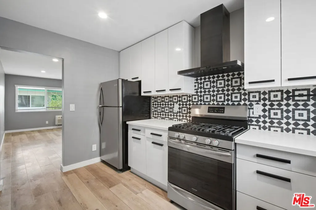 252 S New Hampshire Avenue 15, Los Angeles, California 90004 — photo 4