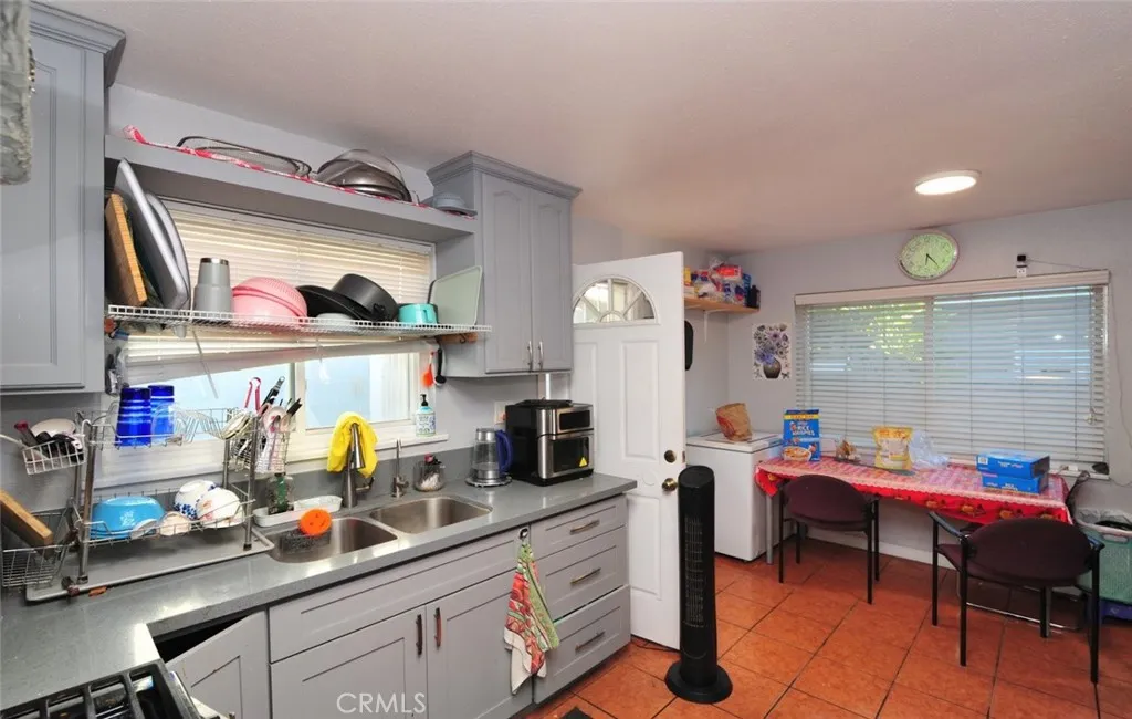1130 S Douglas Street, Santa Ana, California 92704 — photo 5