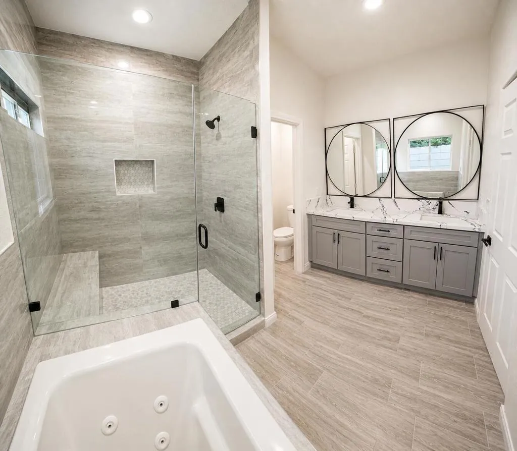 master bathroom 3