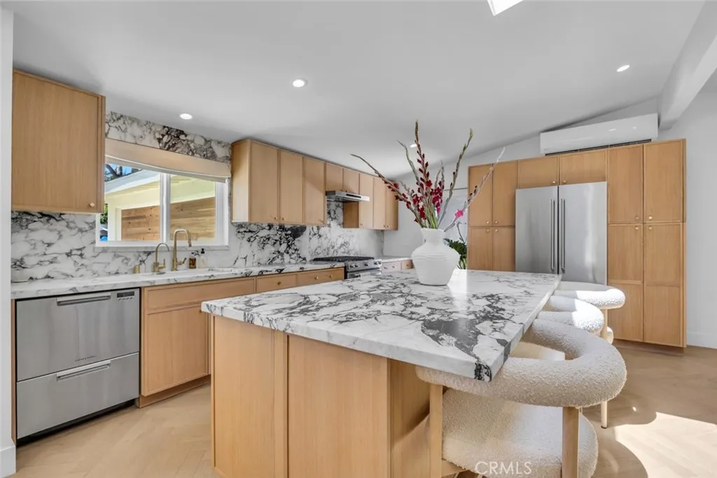 268 E Bay Street, Costa Mesa, California 92627 — photo 4