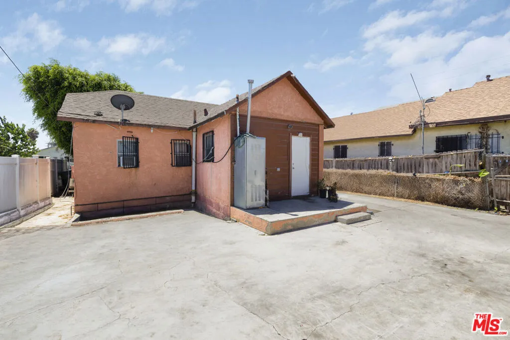 719 E 110th Street, Los Angeles, California 90059 — photo 5