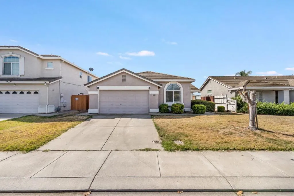 1542 Venice Cir