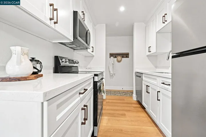 1133 Meadow Lane 34, Concord, California 94520-3754 — photo 4