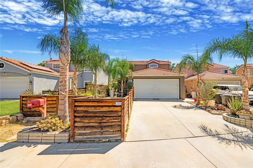1056 Dahlia Ct