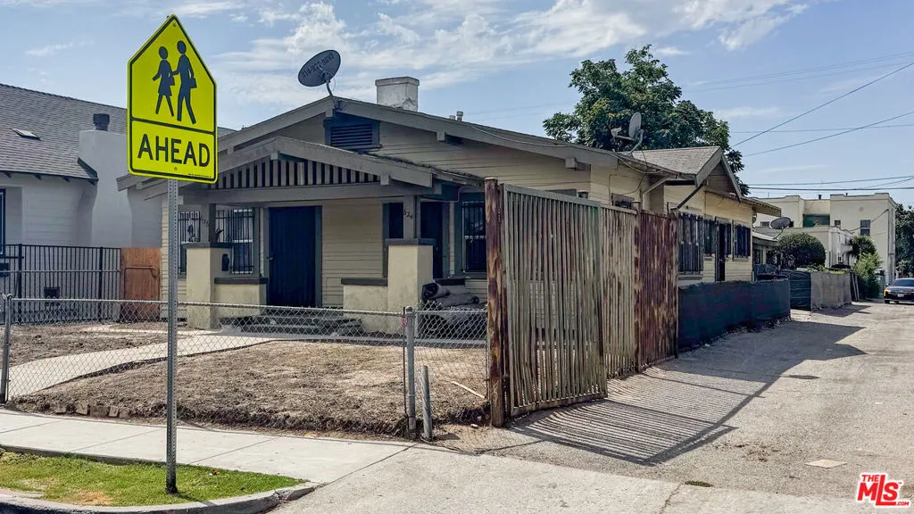 624 E 49th Street, Los Angeles, California 90011 — photo 4