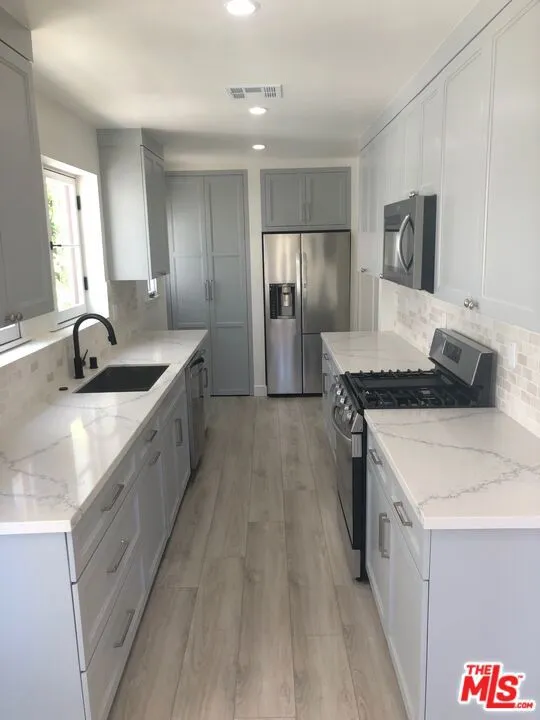 1014 S Stanley Avenue, Los Angeles, California 90019 — photo 4