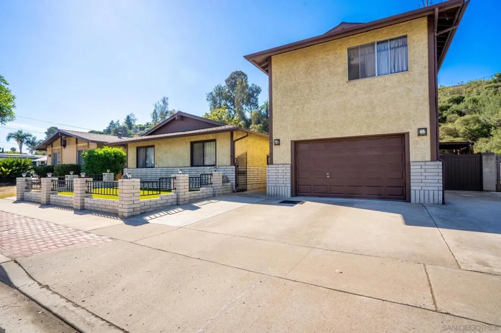 4621 Chateau Drive, San Diego, California 92117 — photo 5