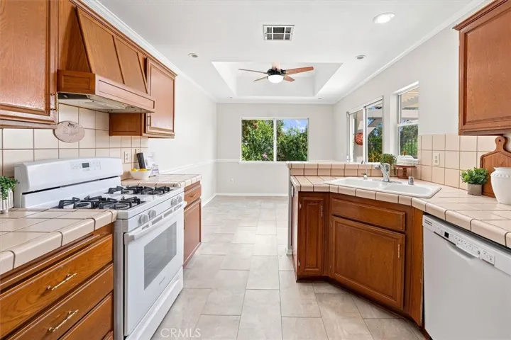 26012 Lucerne Court, Valencia, California 91355 — photo 4
