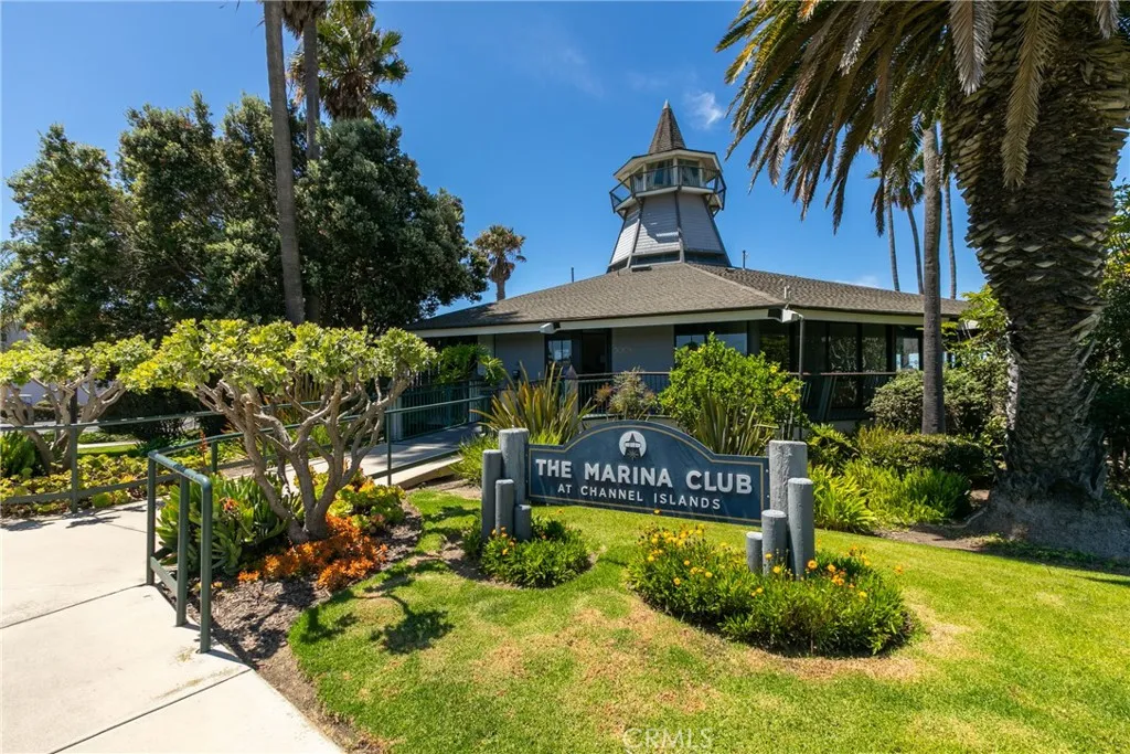Marina Club Membership Included in HOA