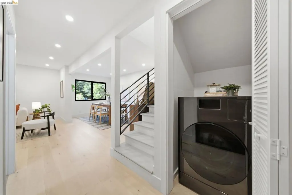 6334 Doran Dr, Oakland, California 94611 — photo 5