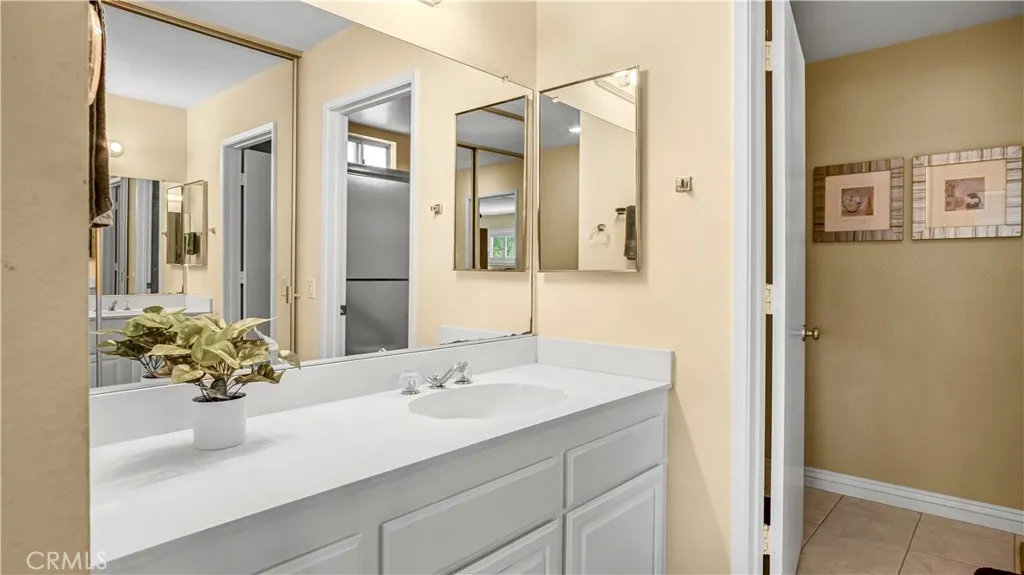 Primary bath area