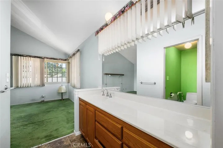 Vanity/dressing area