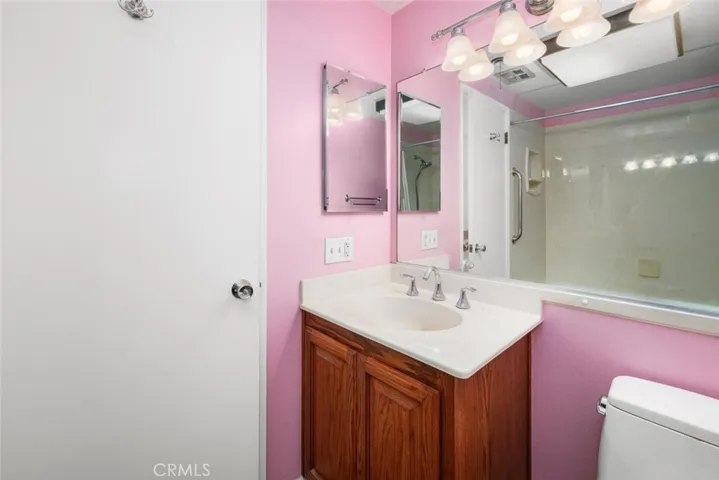 Hallway full bath