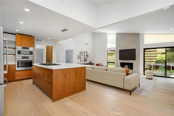 22250 Capulin Court, Woodland Hills, California 91364 — photo 4
