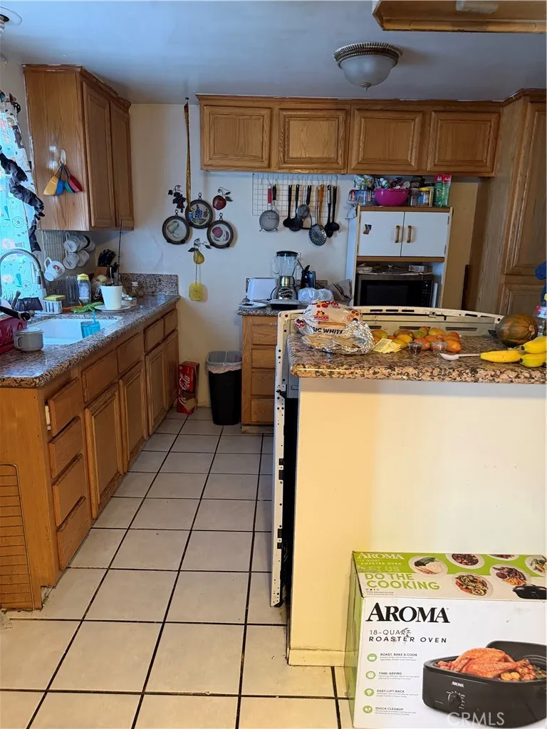 11823 Basye, El Monte, California 91732 — photo 4