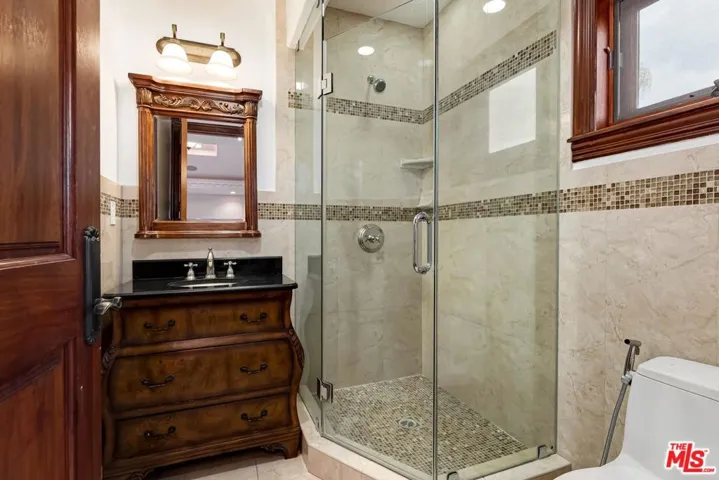 Upstairs Guest Bedroom Suite B