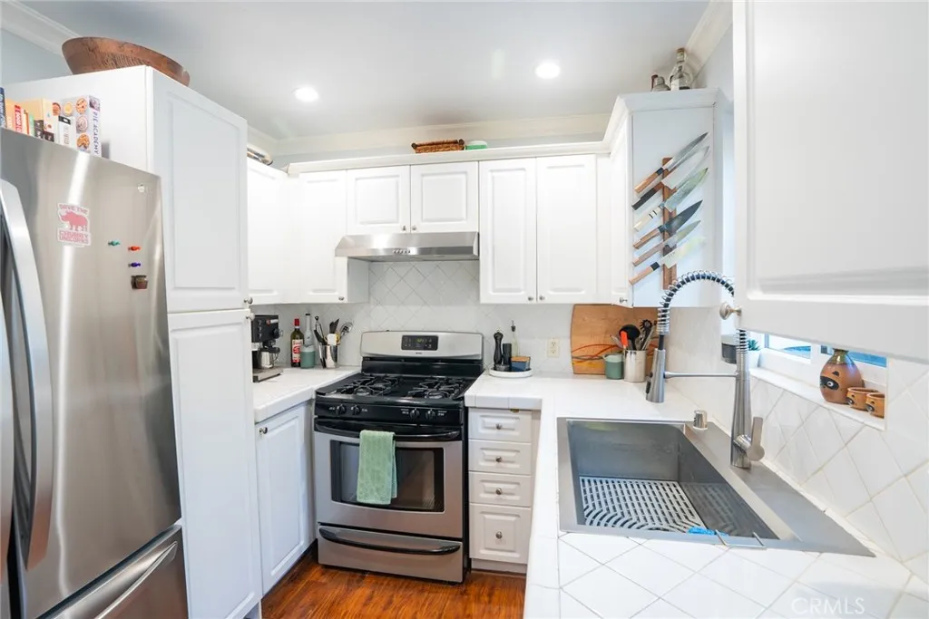 2104 Raymond, Altadena, California 91001 — photo 4