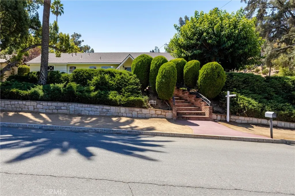 1151 W Crescent, Redlands, California 92373 — photo 4