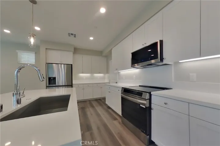29422 Walnut Tree Way, Winchester, California 92596 — photo 5