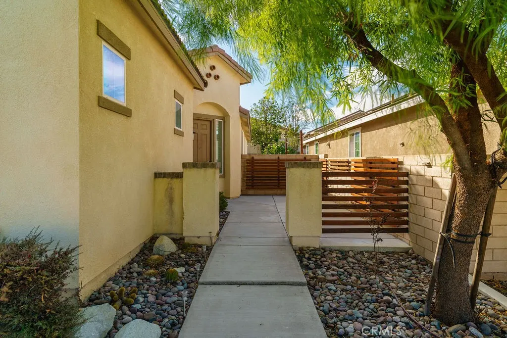 17918 Milkweed, San Bernardino, California 92407 — photo 4