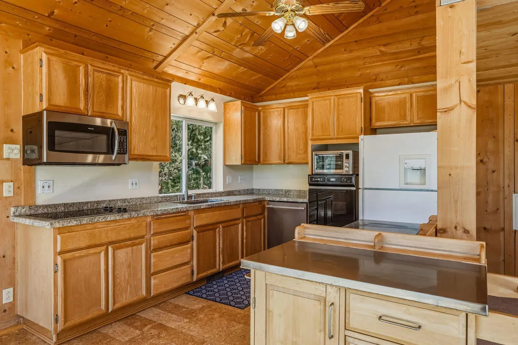 25265FosterLakeRd-10