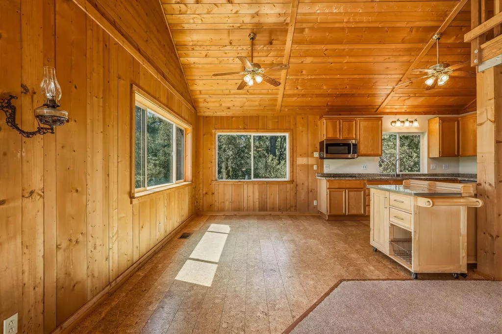 25265FosterLakeRd-7