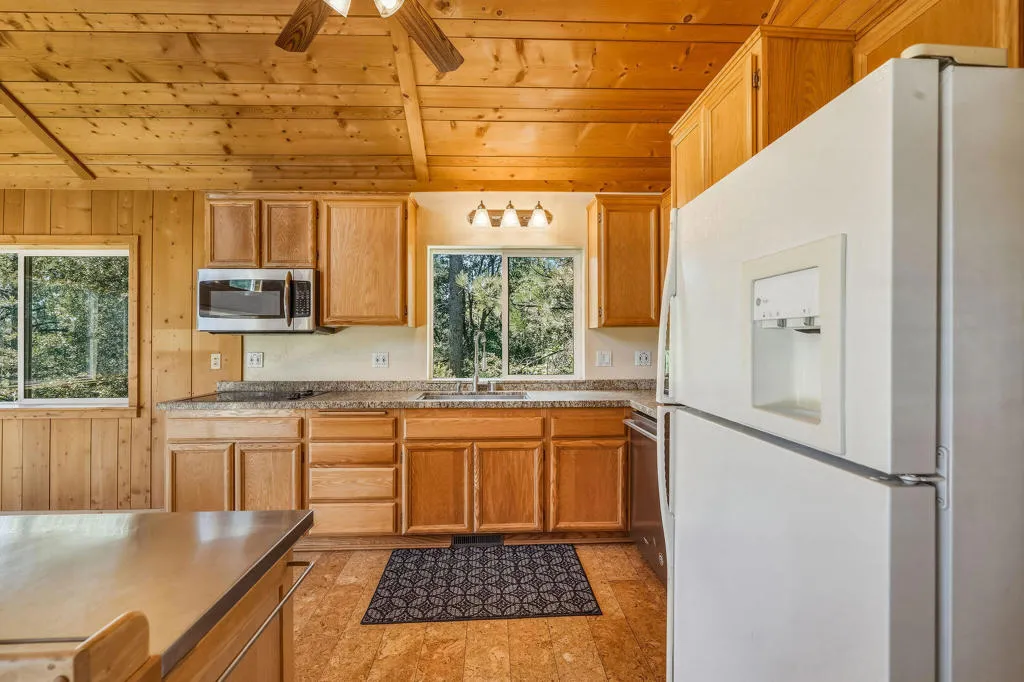 25265FosterLakeRd-11