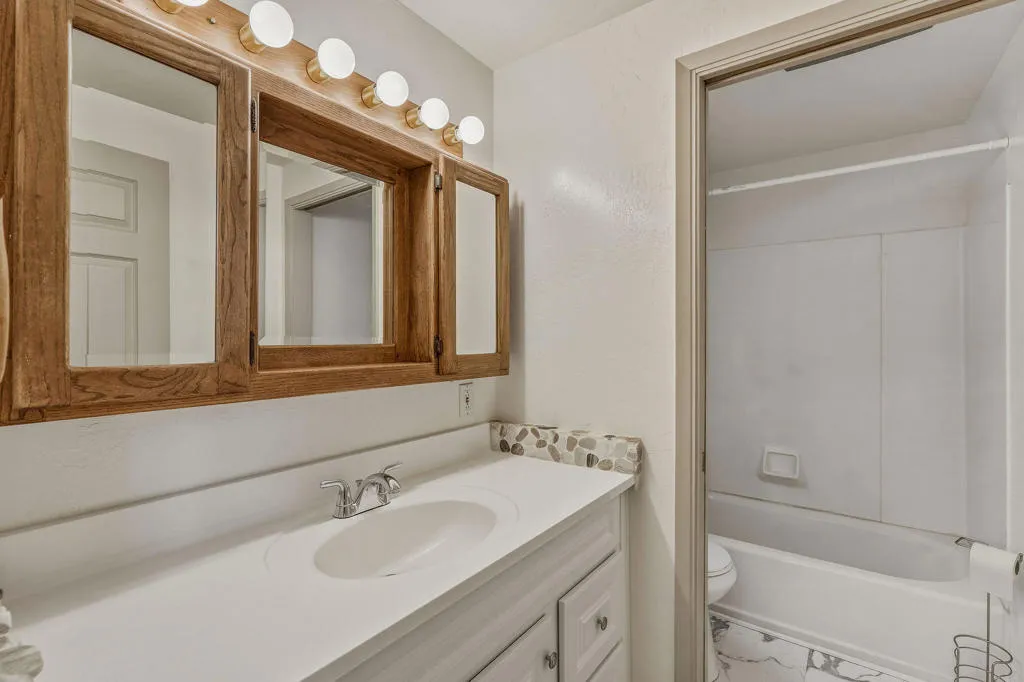 25265FosterLakeRd-22