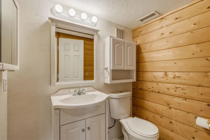 25265FosterLakeRd-40