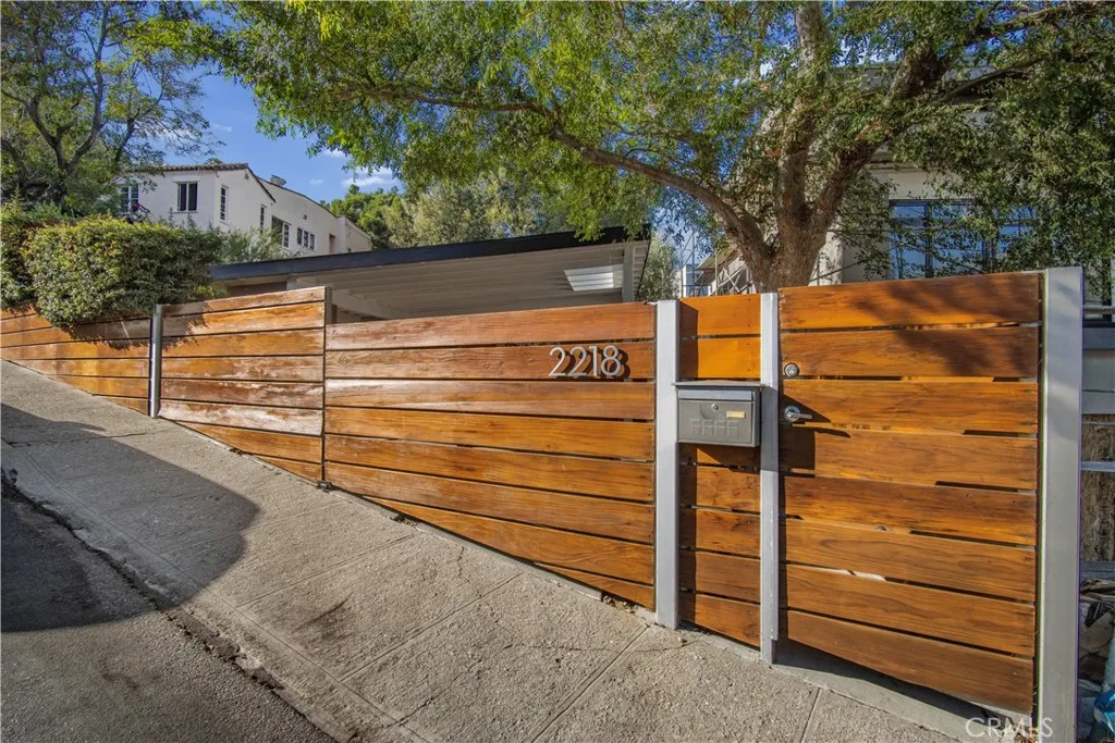2218 Silver Ridge