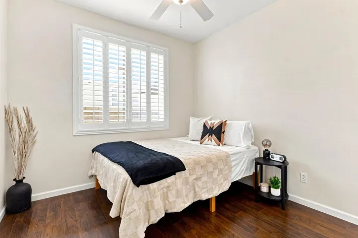 20-web-or-mls-8 Bedroom 5