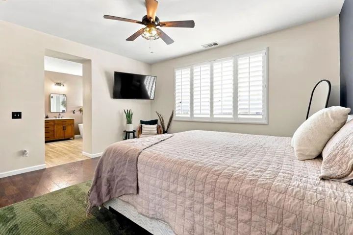 18-web-or-mls-8 Bedroom 3 Primary