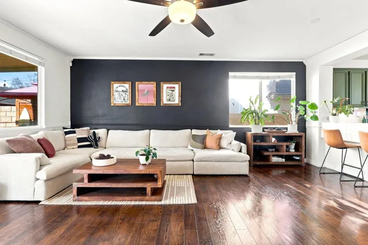 5-web-or-mls-3 Living Room 2