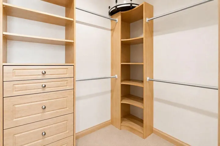 15-web-or-mls-8 Bedroom 1 Primary Closet