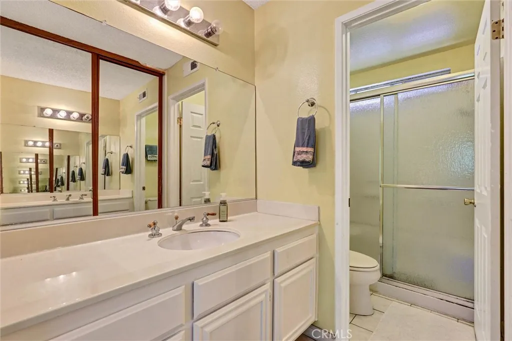 Primary en suite bathroom 2