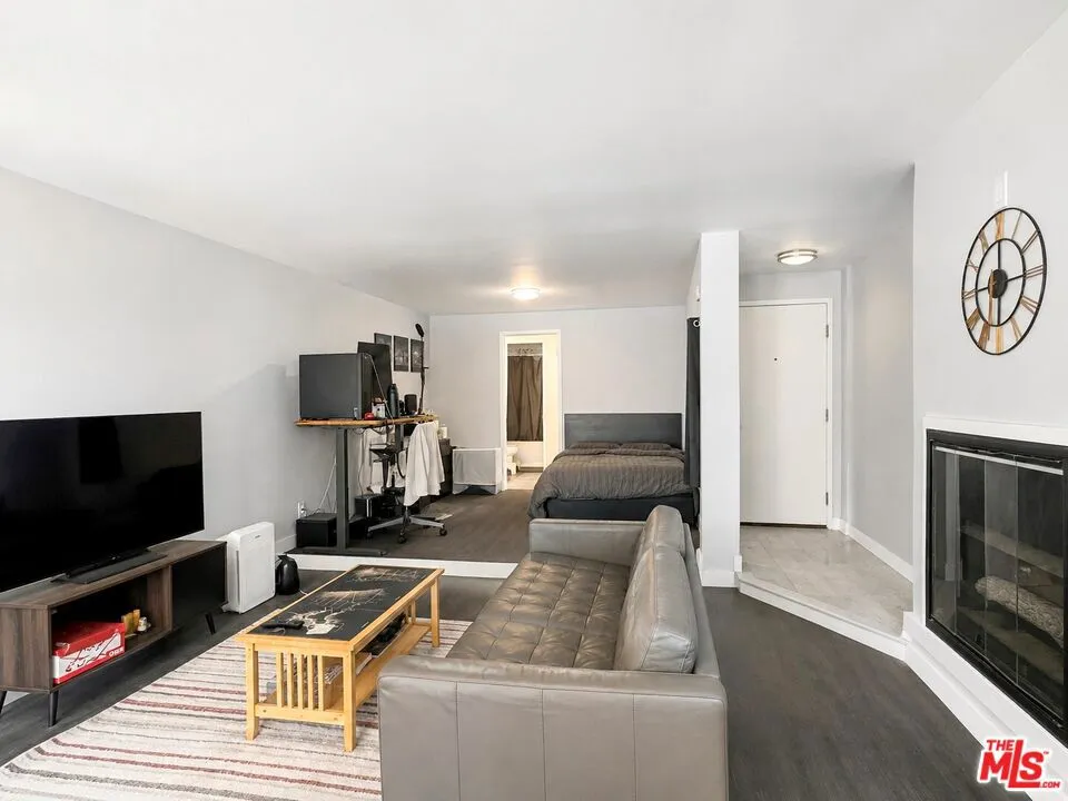 6151 Orange Street 203, Los Angeles, California 90048 — photo 4