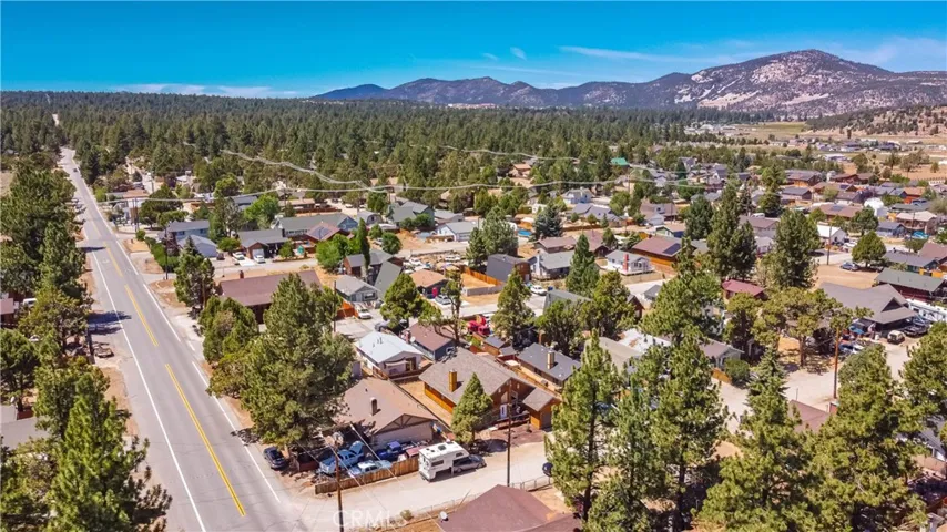 969 Hemlock, Big Bear City, California 92314 — photo 5