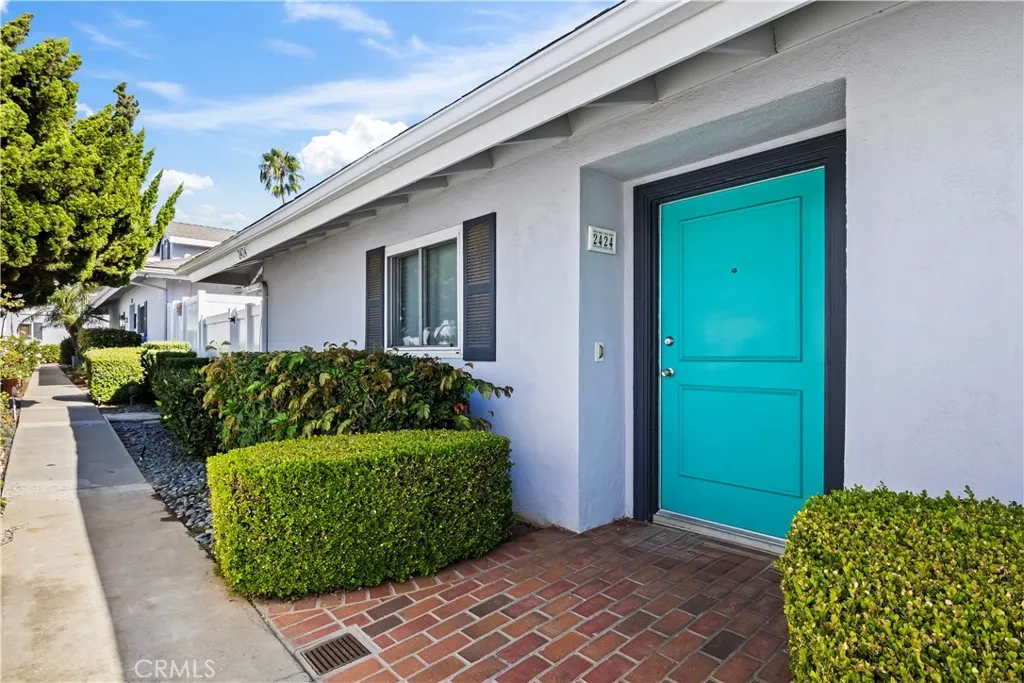 2424 University Dr