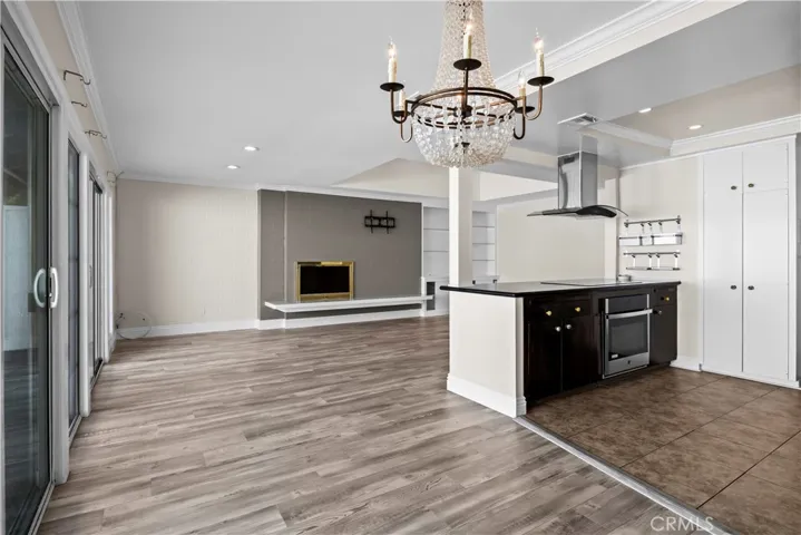 Kitchen & dining