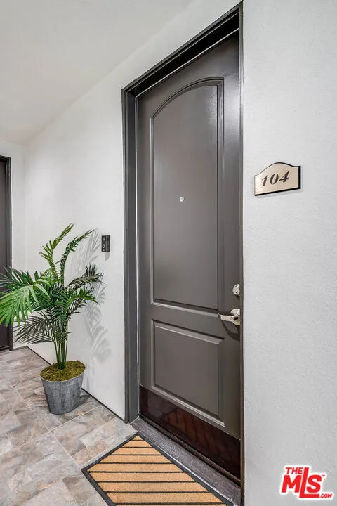 4805 Bellflower Avenue 104, Los Angeles, California 91601 — photo 4