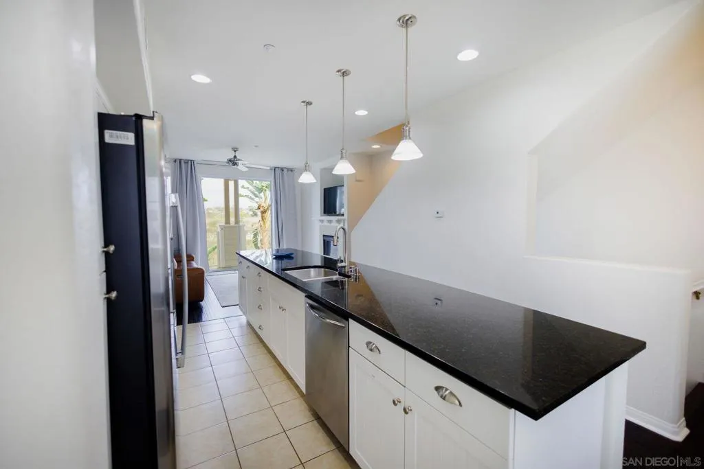 810 Harbor Cliff Way 230, Oceanside, California 92054 — photo 5