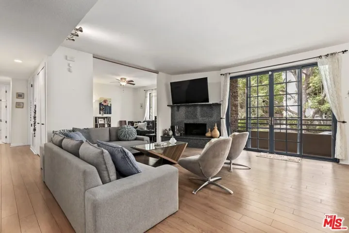 4230 Stansbury Avenue 105, Sherman Oaks, California 91423 — photo 4