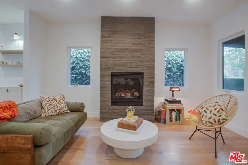 663 San Juan Avenue, Los Angeles, California 90291 — photo 4