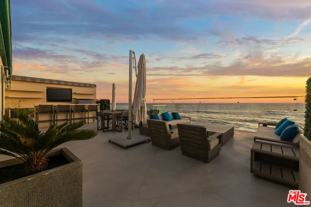 42580 Pacific Coast Hwy