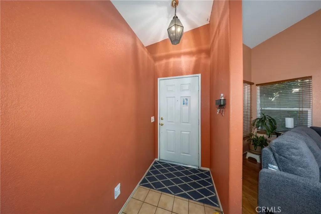 7085 Hope Court, Fontana, California 92336 — photo 5